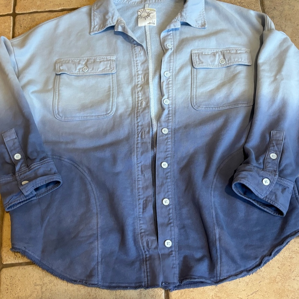 Blue Gradient Womens Small Shacket Oversized Button-down Shirt Pockets
